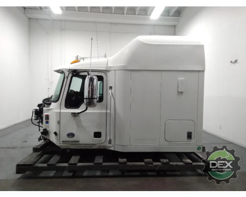 MACK CXU613 Cab