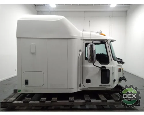 MACK CXU613 Cab