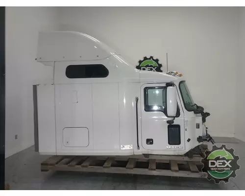 MACK CXU613 Cab