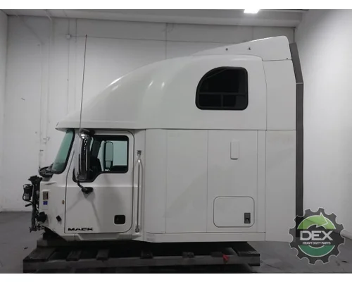 MACK CXU613 Cab