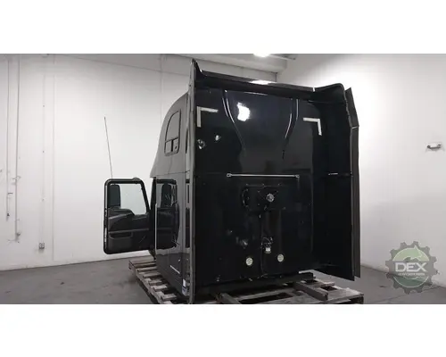 MACK CXU613 Cab