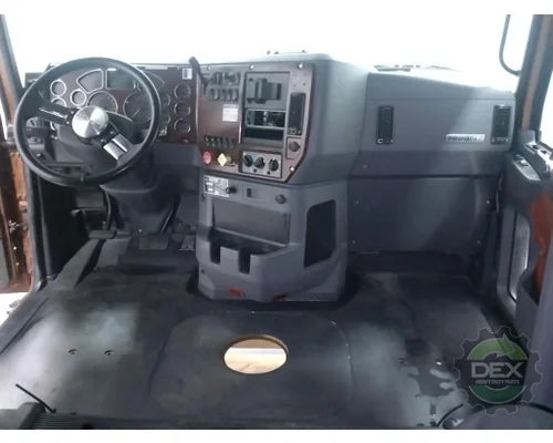 MACK CXU613 Cab