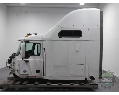 MACK CXU613 Cab