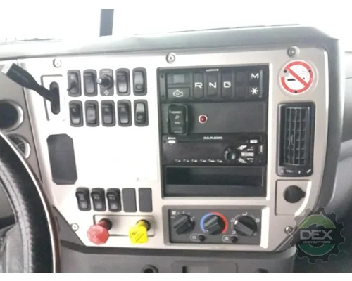 MACK CXU613 Cab