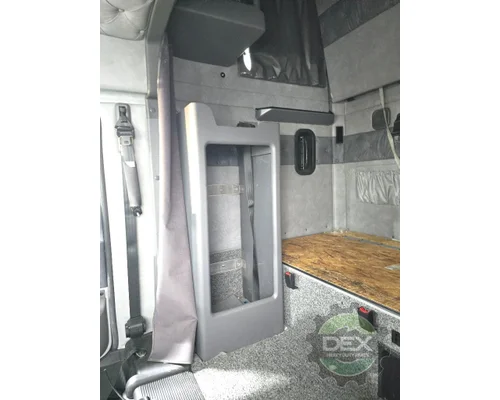 MACK CXU613 Cab