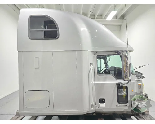 MACK CXU613 Cab