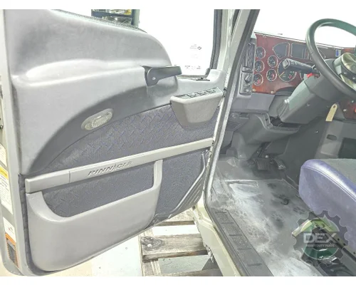 MACK CXU613 Cab