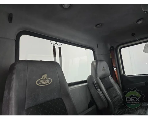 MACK CXU613 Cab