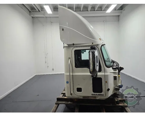 MACK CXU613 Cab