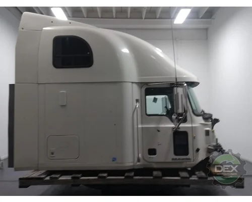 MACK CXU613 Cab
