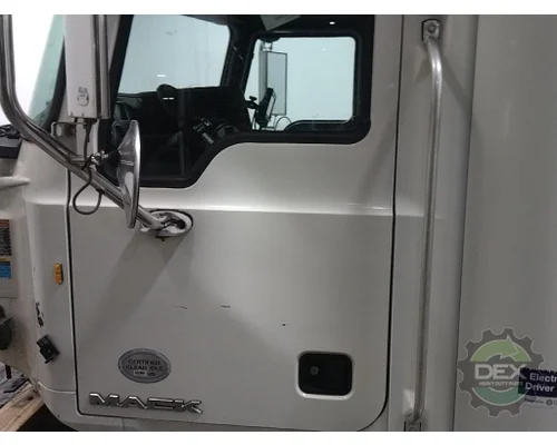 MACK CXU613 Cab