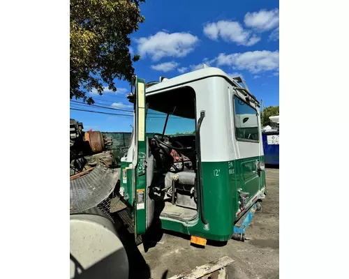 MACK CXU613 Cab