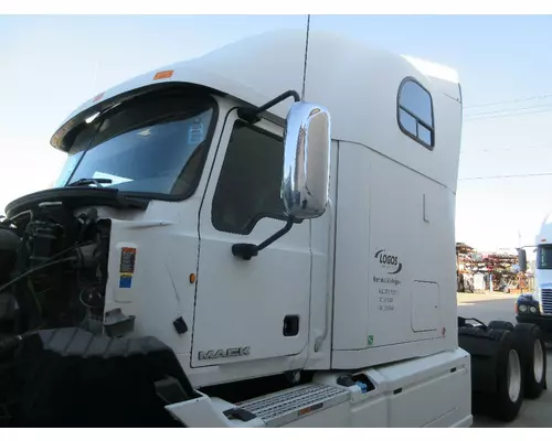 MACK CXU613 Cab