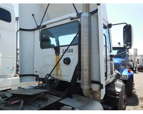MACK CXU613 Cab