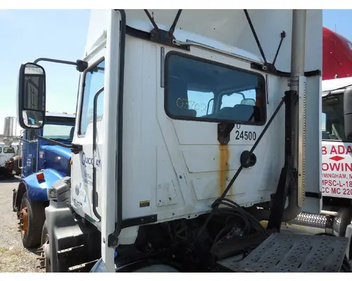 MACK CXU613 Cab