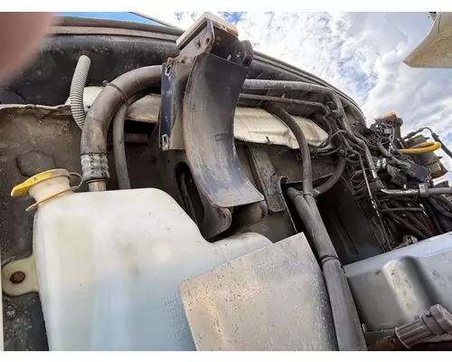 MACK CXU613 Cab