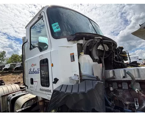 MACK CXU613 Cab