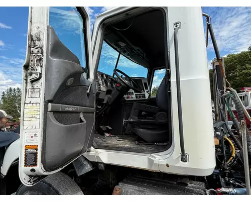 MACK CXU613 Cab