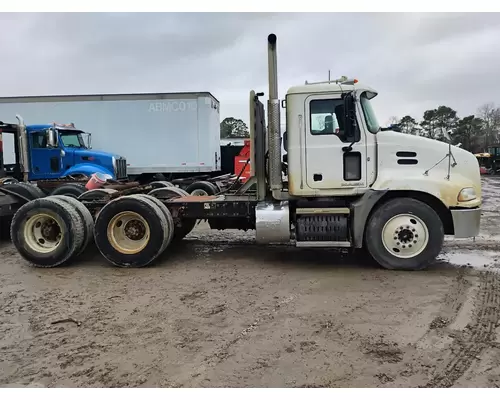 MACK CXU613 Cab