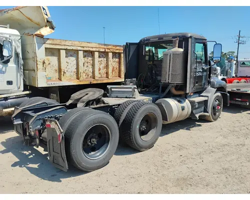 MACK CXU613 Cab