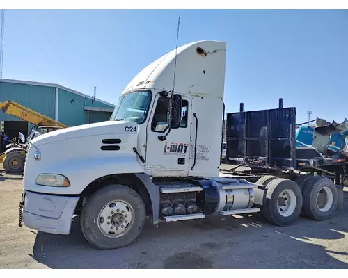 MACK CXU613 Complete Vehicle