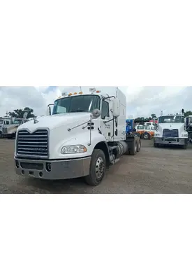 MACK CXU613 Complete Vehicle