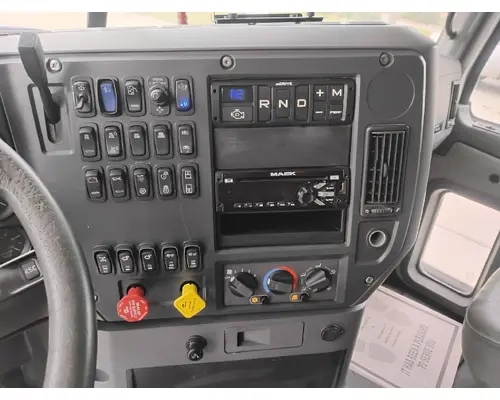 MACK CXU613 Complete Vehicle