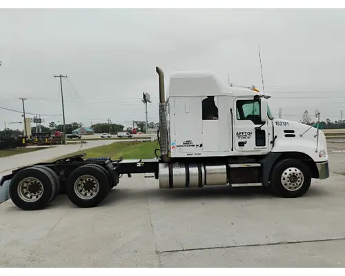 MACK CXU613 Complete Vehicle