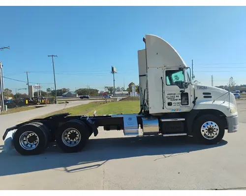 MACK CXU613 Complete Vehicle