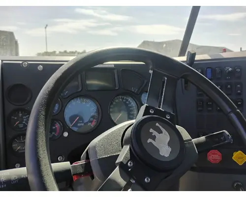 MACK CXU613 Complete Vehicle