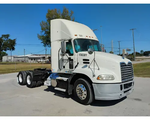 MACK CXU613 Complete Vehicle