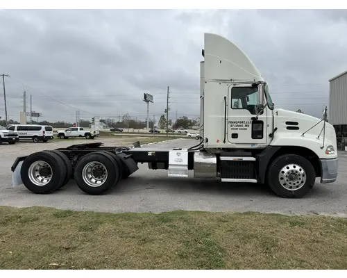 MACK CXU613 Complete Vehicle