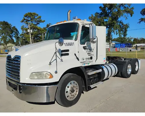 MACK CXU613 Complete Vehicle