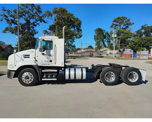 MACK CXU613 Complete Vehicle