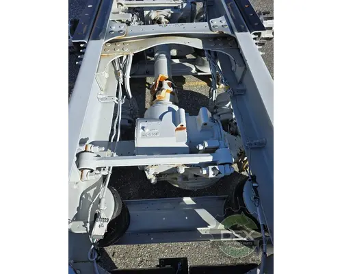 MACK CXU613 Cutoff Assembly (Housings & Suspension Only)