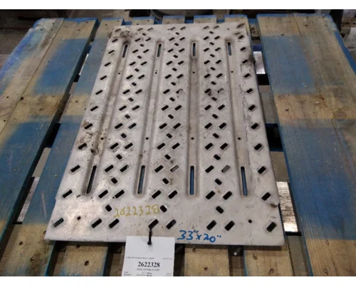 MACK CXU613 DECK (CATWALK) STEP