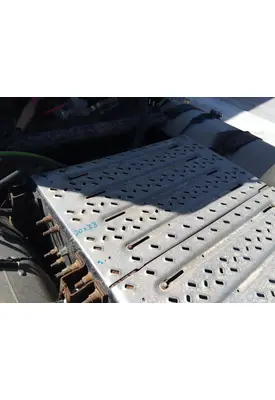 MACK CXU613 DECK (CATWALK) STEP