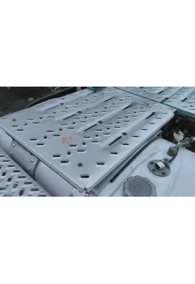 MACK CXU613 DECK (CATWALK) STEP
