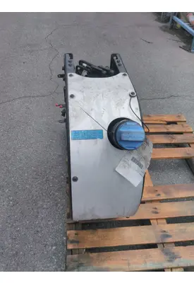MACK CXU613 DEF TANK