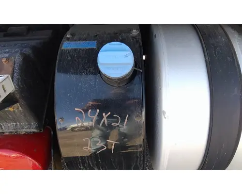 MACK CXU613 DEF TANK