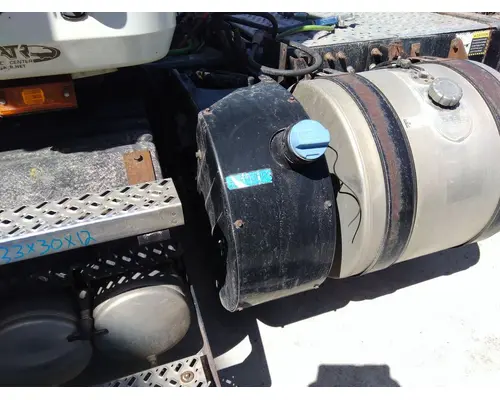 MACK CXU613 DEF TANK