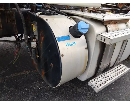 MACK CXU613 DEF TANK