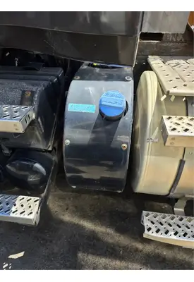 MACK CXU613 DEF Tank