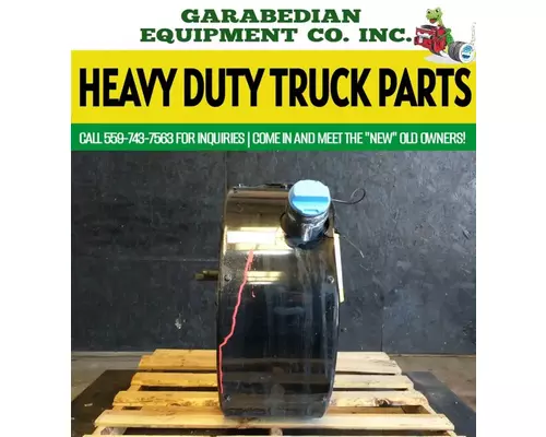 MACK CXU613 DEF Tank