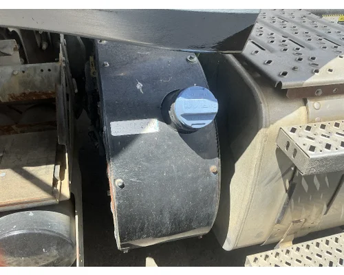 MACK CXU613 DEF Tank