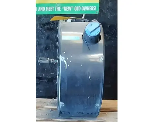 MACK CXU613 DEF Tank