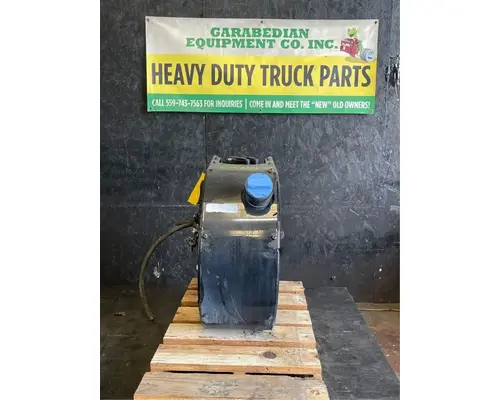 MACK CXU613 DEF Tank