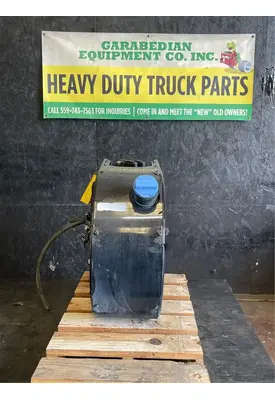 MACK CXU613 DEF Tank