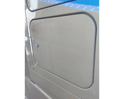 MACK CXU613 DOOR, COMPARTMENT