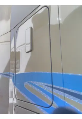 MACK CXU613 DOOR, COMPARTMENT